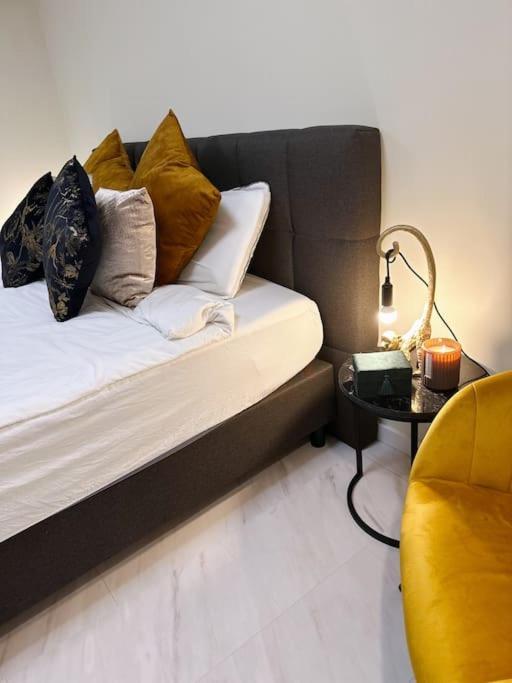 Wellness Studio Tiel Met Sauna En Jacuzzi Extérieur photo