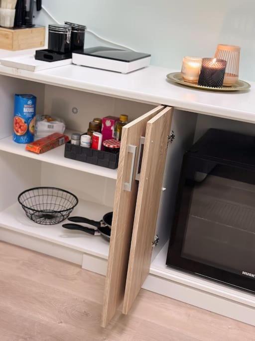Wellness Studio Tiel Met Sauna En Jacuzzi Extérieur photo